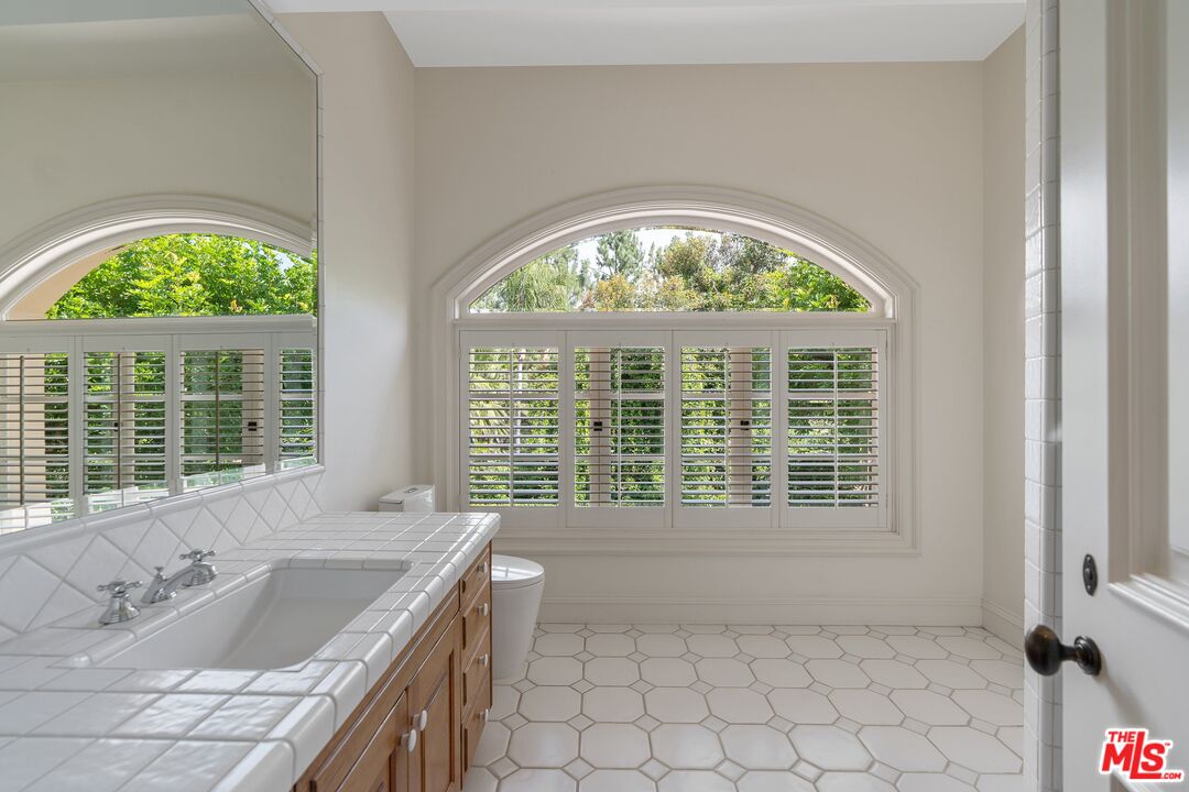 16026 Valley Meadow Pl