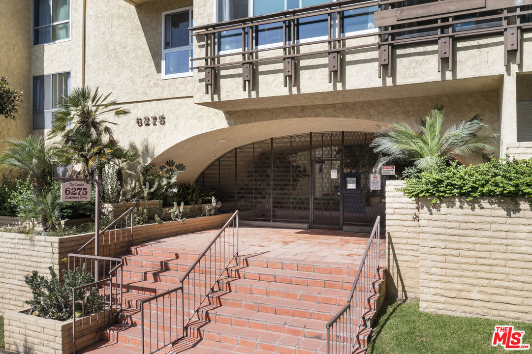 6275 Canterbury Dr Unit: 202