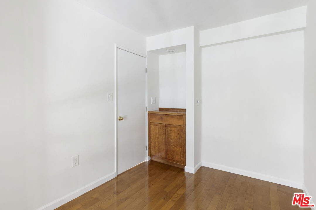 6275 Canterbury Dr Unit: 202