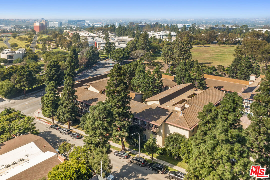 6275 Canterbury Dr Unit: 202