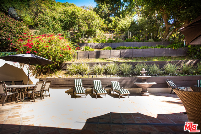 2410 BENEDICT CANYON DR