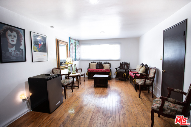 2410 BENEDICT CANYON DR