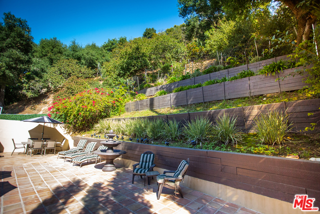 2410 BENEDICT CANYON DR