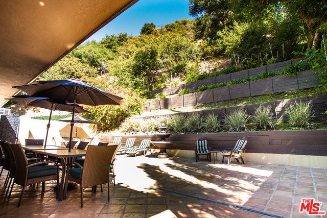 2410 BENEDICT CANYON DR