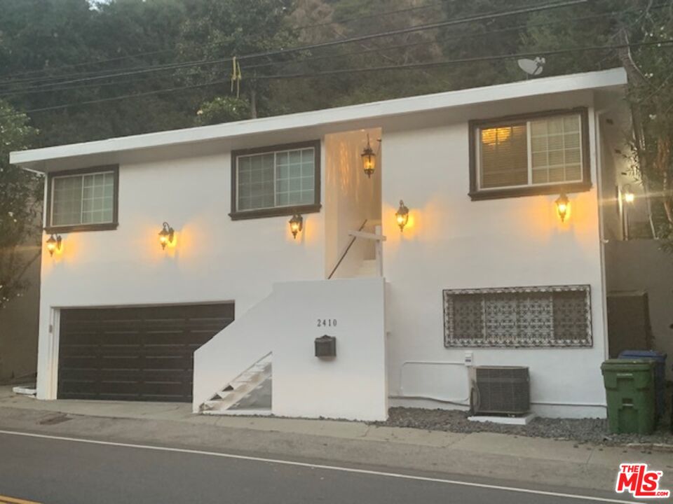 2410 BENEDICT CANYON DR