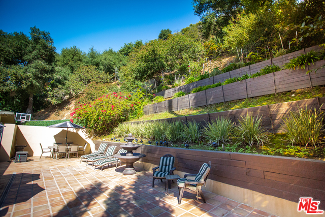 2410 BENEDICT CANYON DR