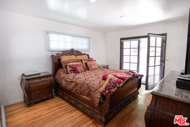 2410 BENEDICT CANYON DR