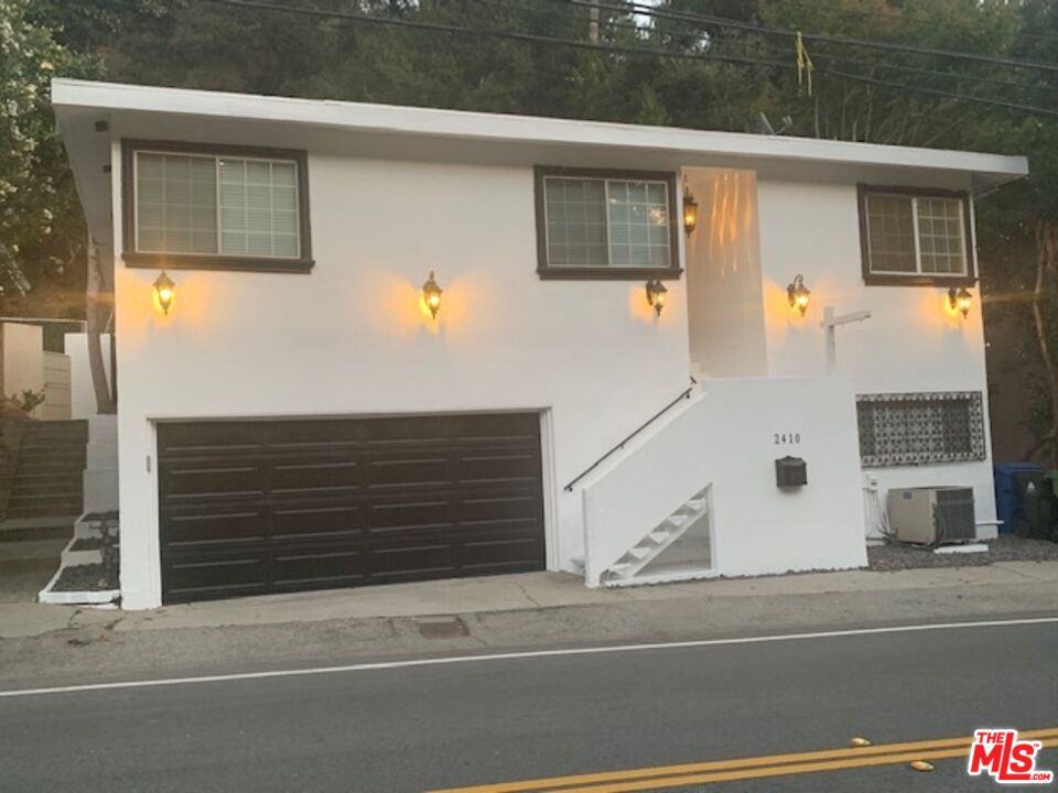 2410 BENEDICT CANYON DR