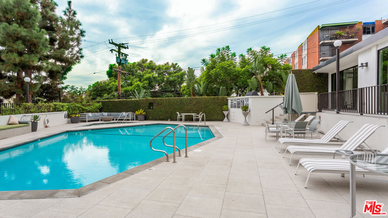 8787 SW Shoreham Dr Unit: 805