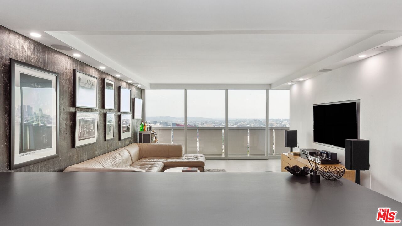 8787 SW Shoreham Dr Unit: 805