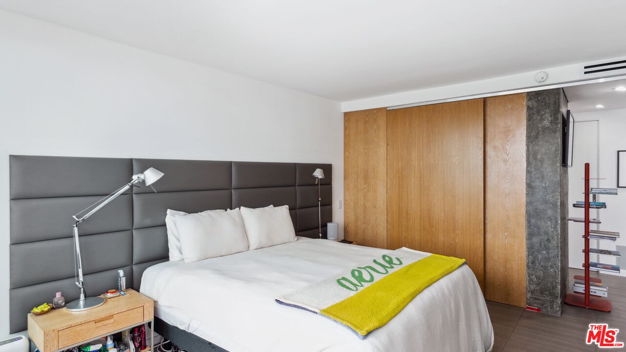 8787 SW Shoreham Dr Unit: 805