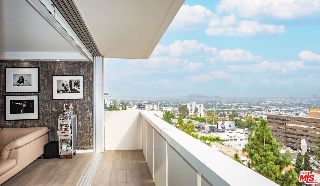 8787 SW Shoreham Dr Unit: 805