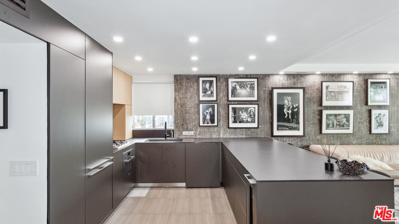 8787 SW Shoreham Dr Unit: 805