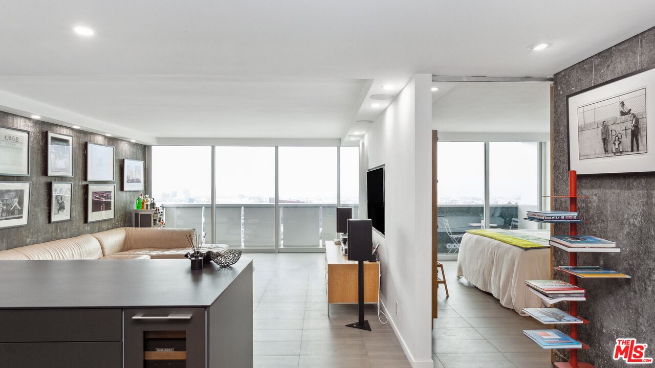 8787 SW Shoreham Dr Unit: 805