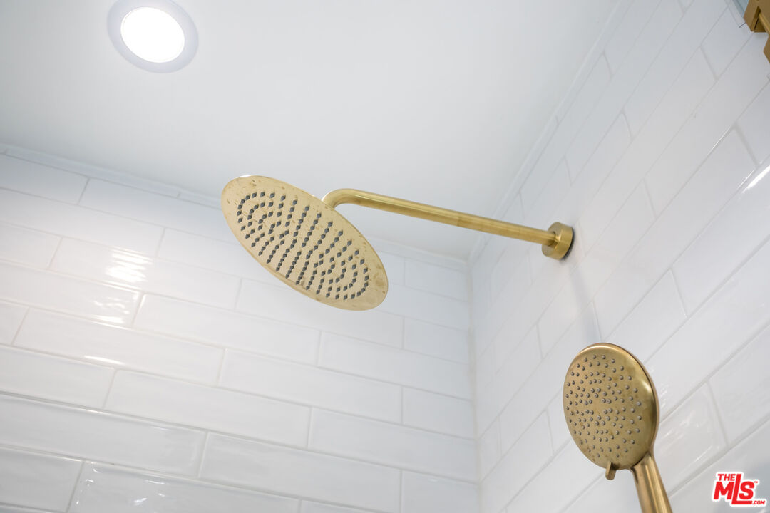 950 N Kings Rd Unit: 260