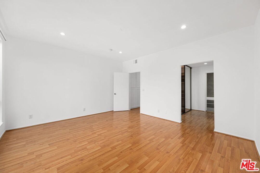 1745 S Bentley Ave Unit: 3