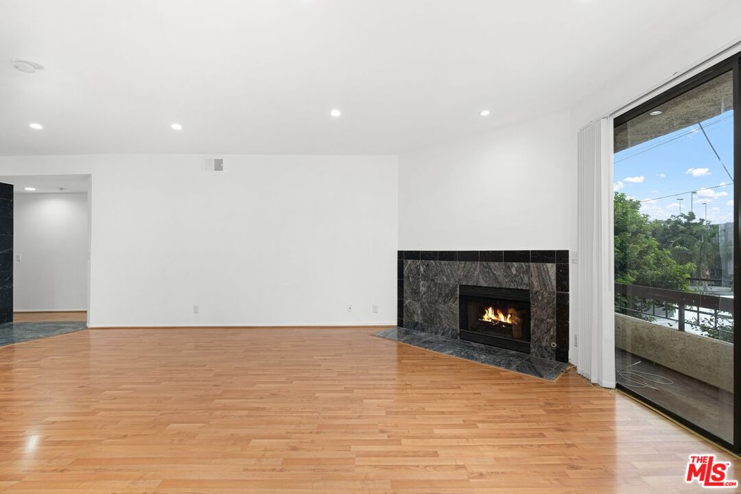 1745 S Bentley Ave Unit: 3