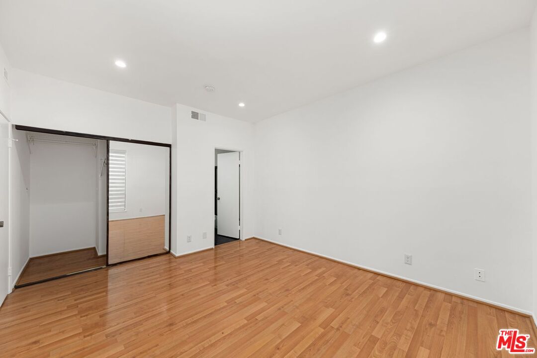 1745 S Bentley Ave Unit: 3