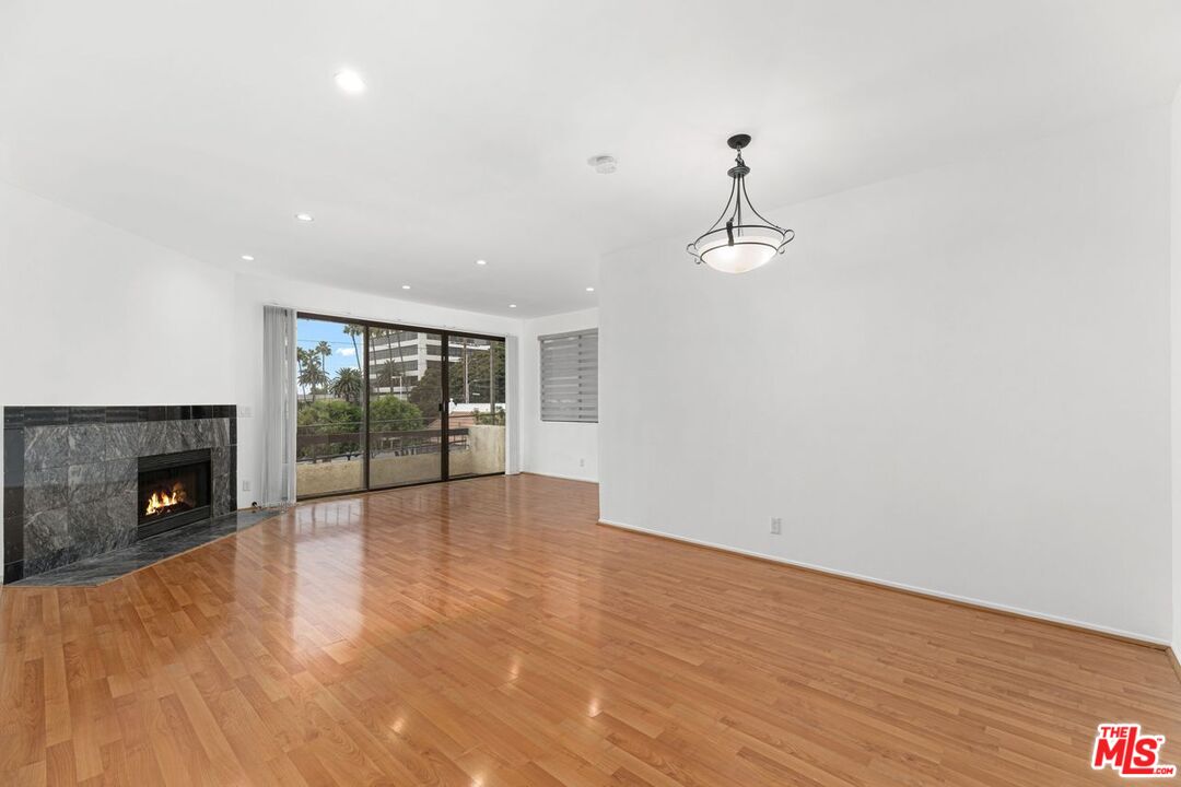 1745 S Bentley Ave Unit: 3