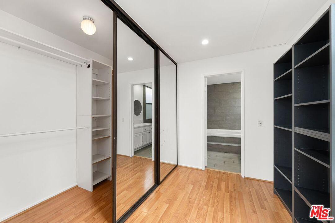 1745 S Bentley Ave Unit: 3