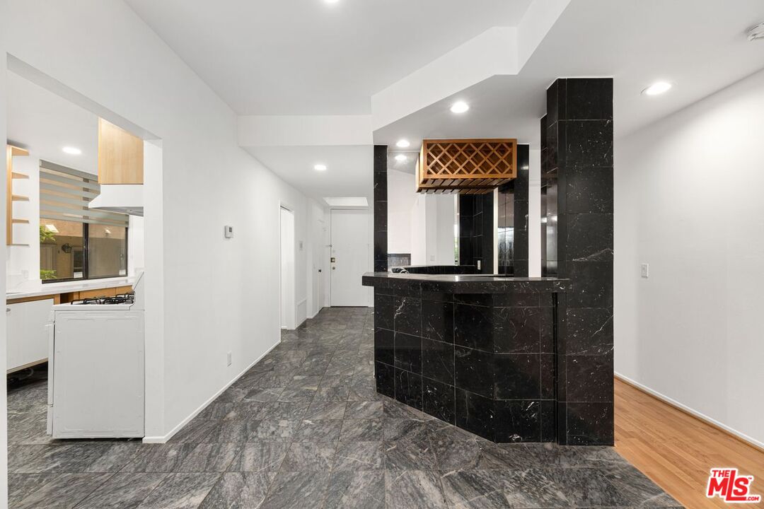 1745 S Bentley Ave Unit: 3