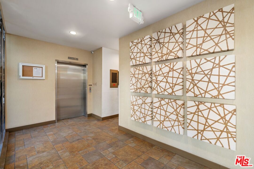 1425 N Detroit St Unit: 301