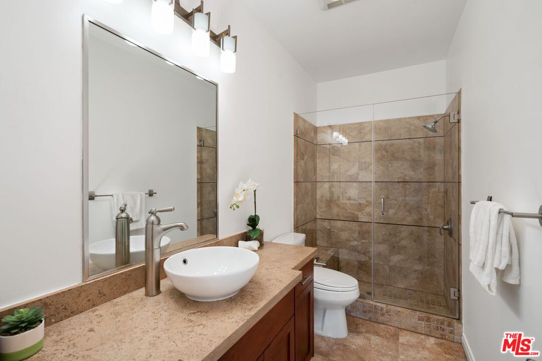 1425 N Detroit St Unit: 301