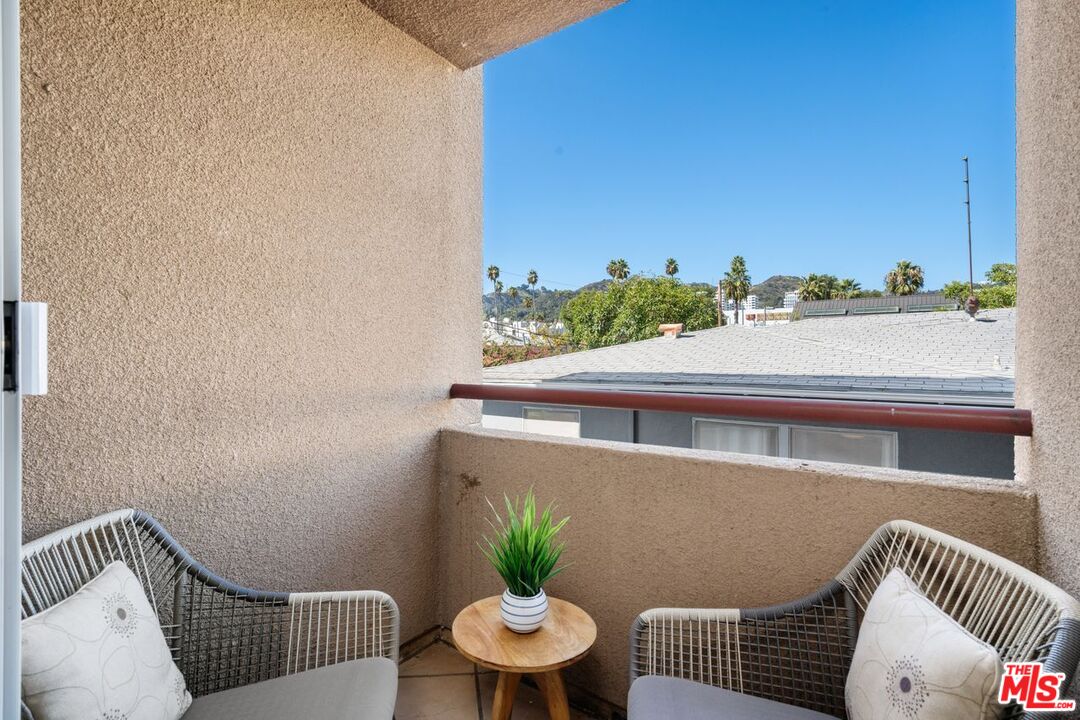 1425 N Detroit St Unit: 301