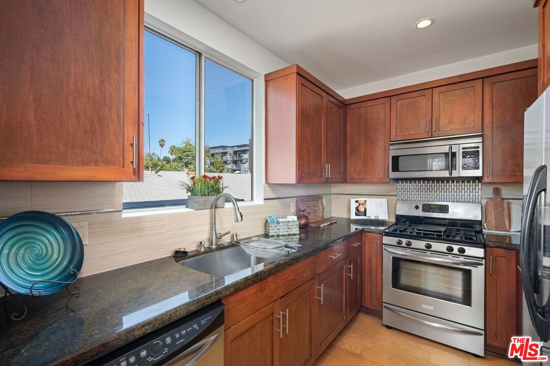 1425 N Detroit St Unit: 301