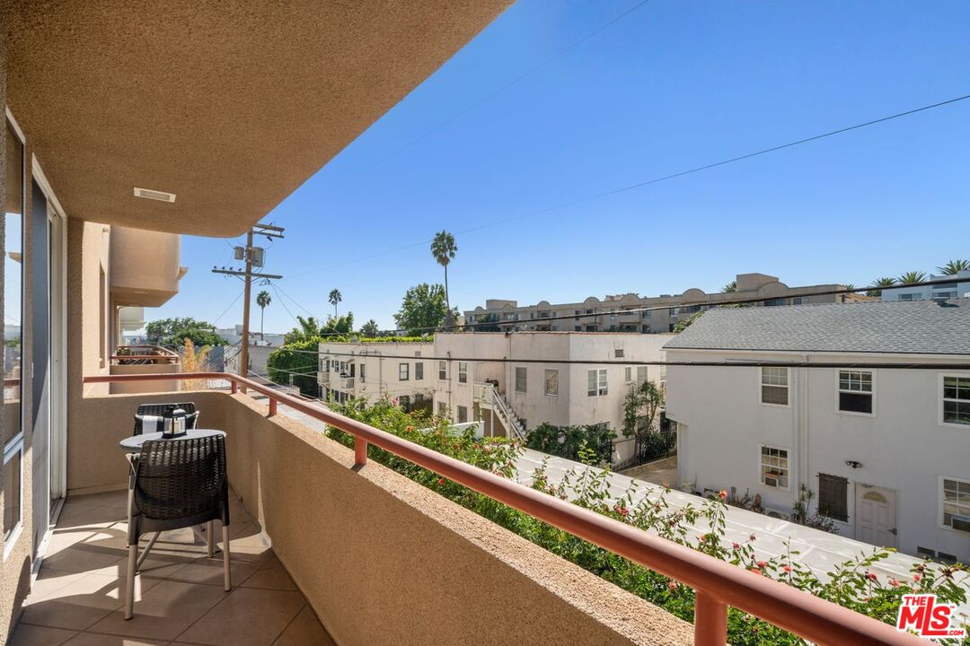 1425 N Detroit St Unit: 301