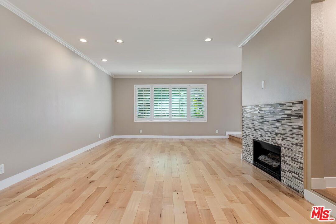 221 S Gale Dr Unit: 107