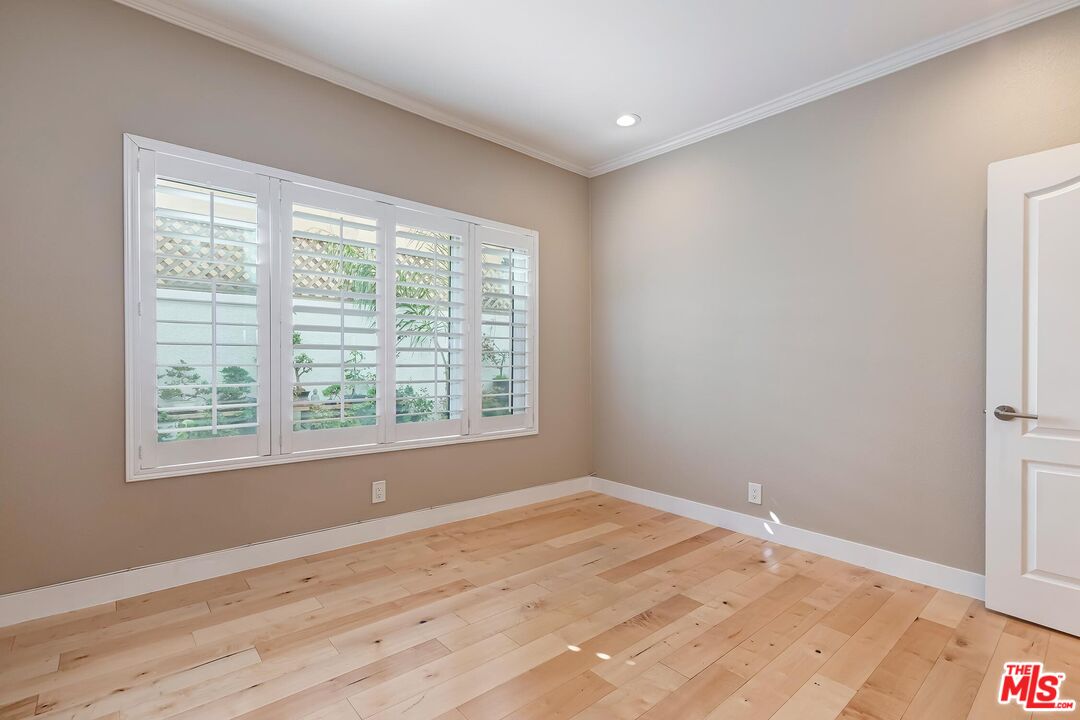 221 S Gale Dr Unit: 107