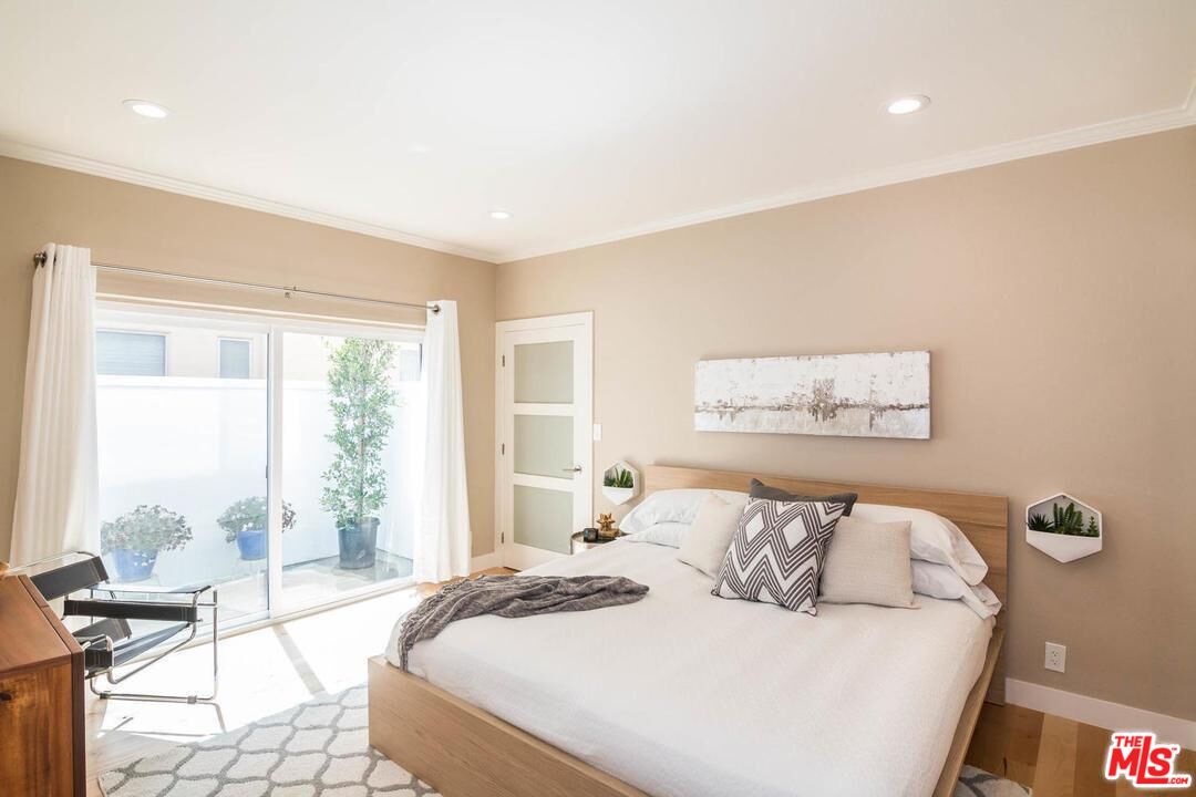 221 S Gale Dr Unit: 107