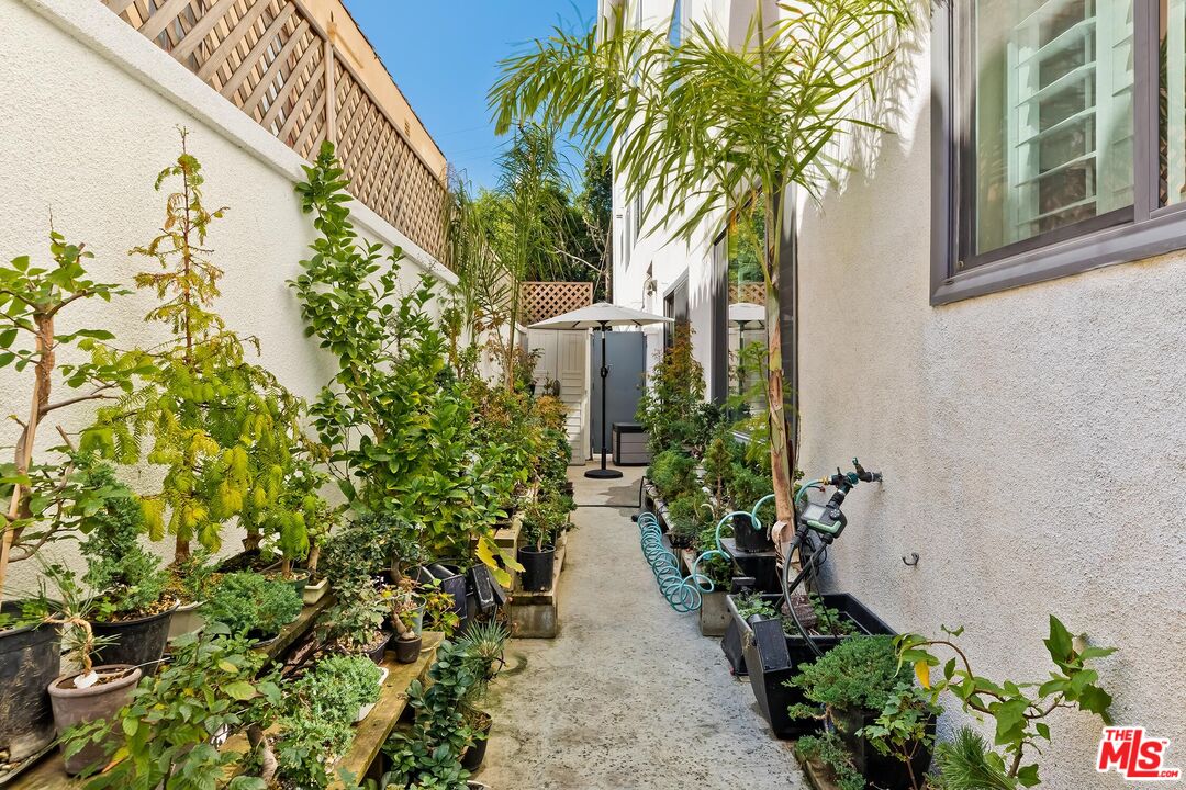 221 S Gale Dr Unit: 107