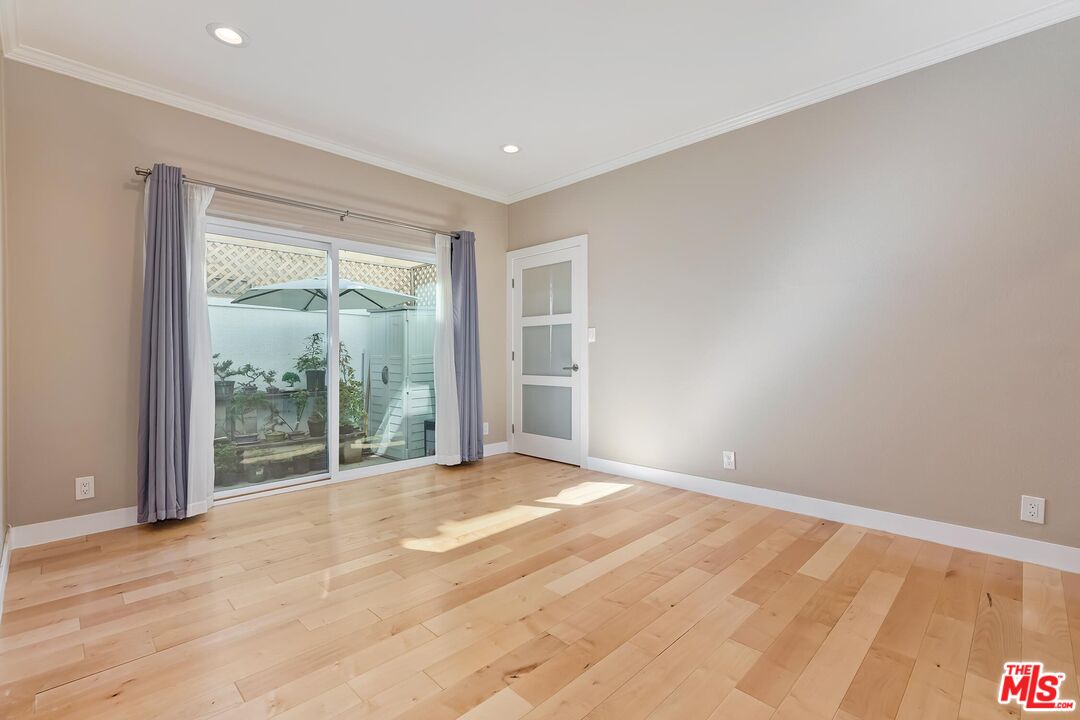 221 S Gale Dr Unit: 107