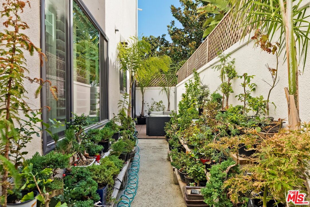 221 S Gale Dr Unit: 107