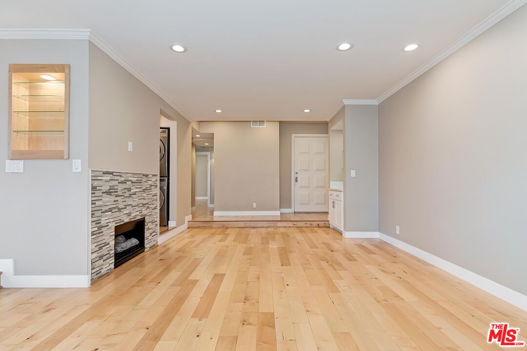 221 S Gale Dr Unit: 107