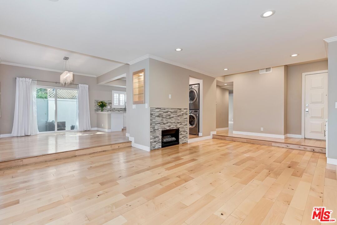 221 S Gale Dr Unit: 107