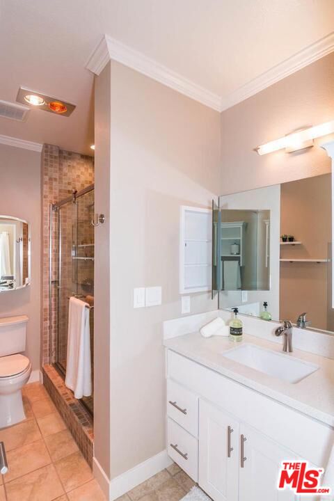 221 S Gale Dr Unit: 107