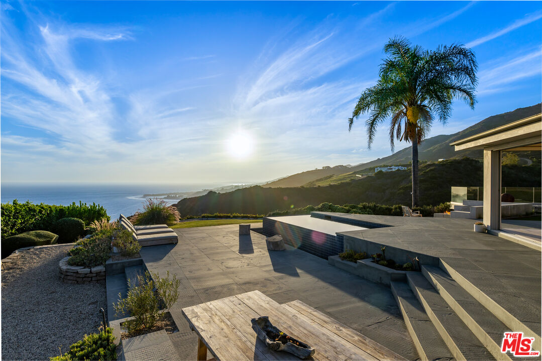 22407 Carbon Mesa Rd