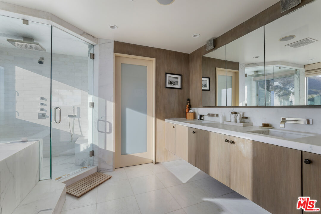 22407 Carbon Mesa Rd