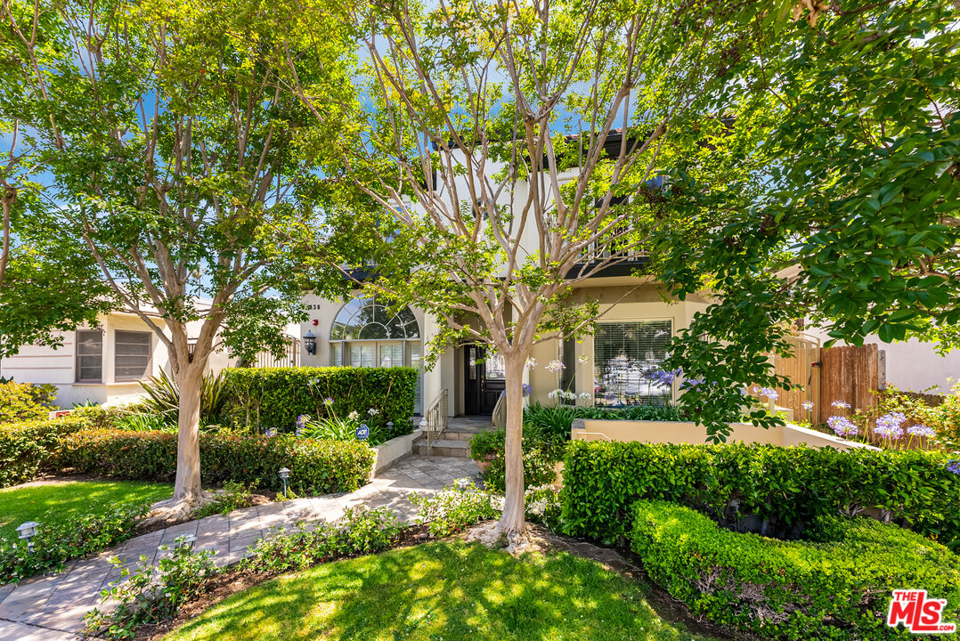 838 10TH ST Unit: 2