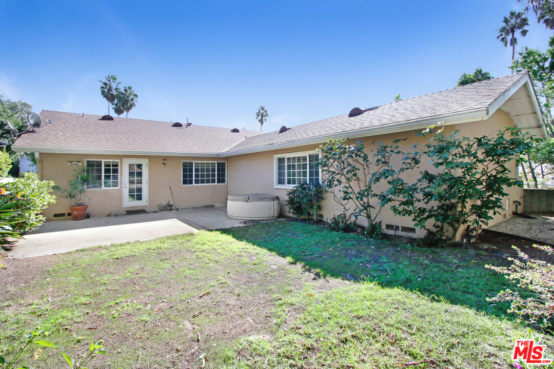 2623 S Beverly Dr