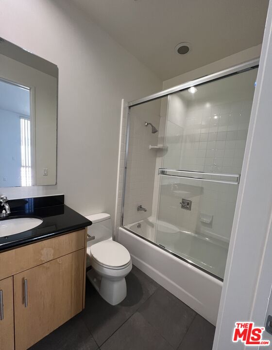 10911 Wellworth Ave Unit: 3B