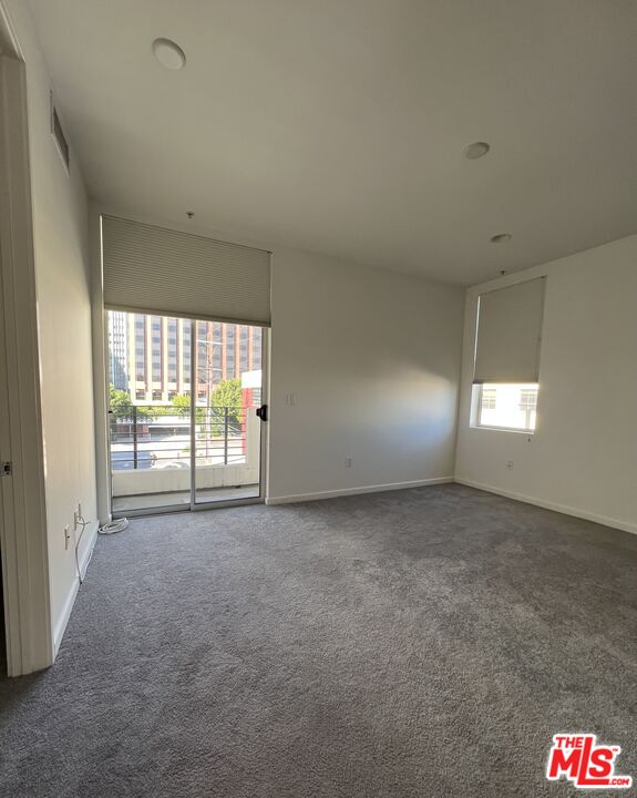 10911 Wellworth Ave Unit: 3B