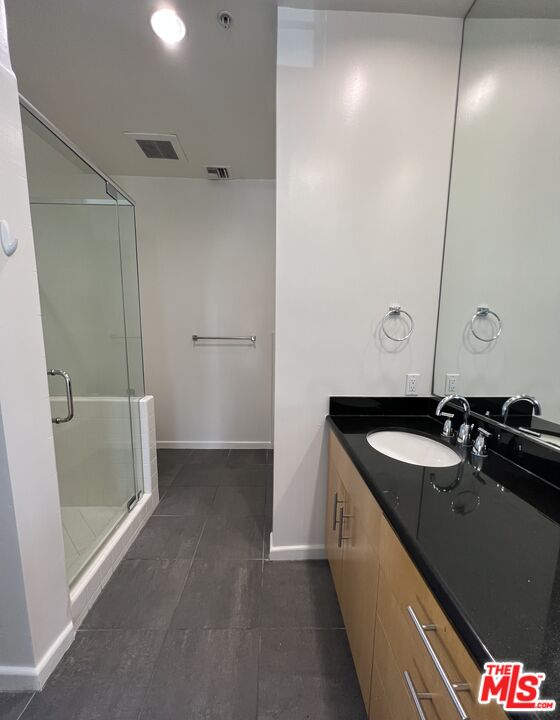 10911 Wellworth Ave Unit: 3B