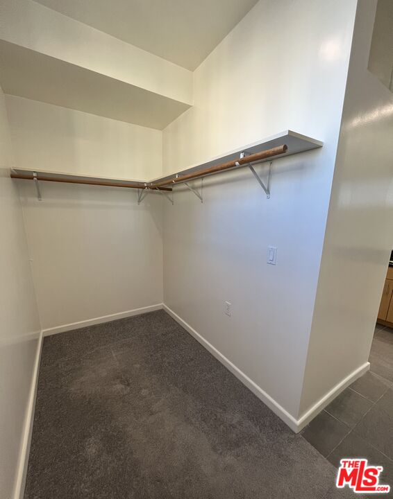 10911 Wellworth Ave Unit: 3B