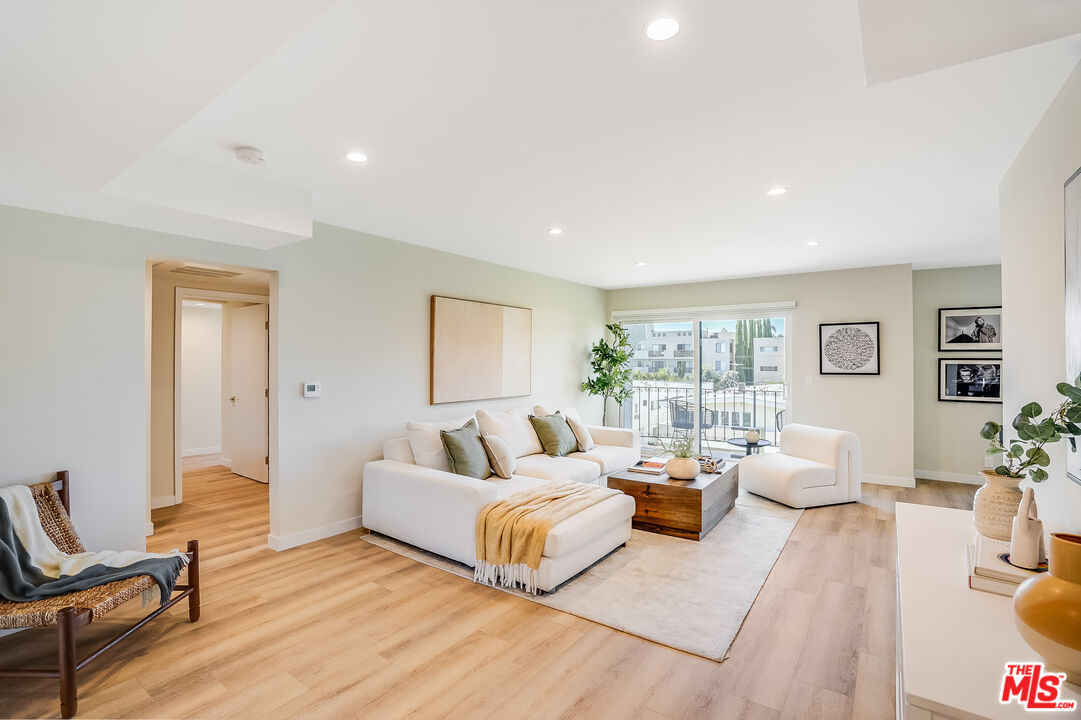 1470 Rexford Dr Unit: 201