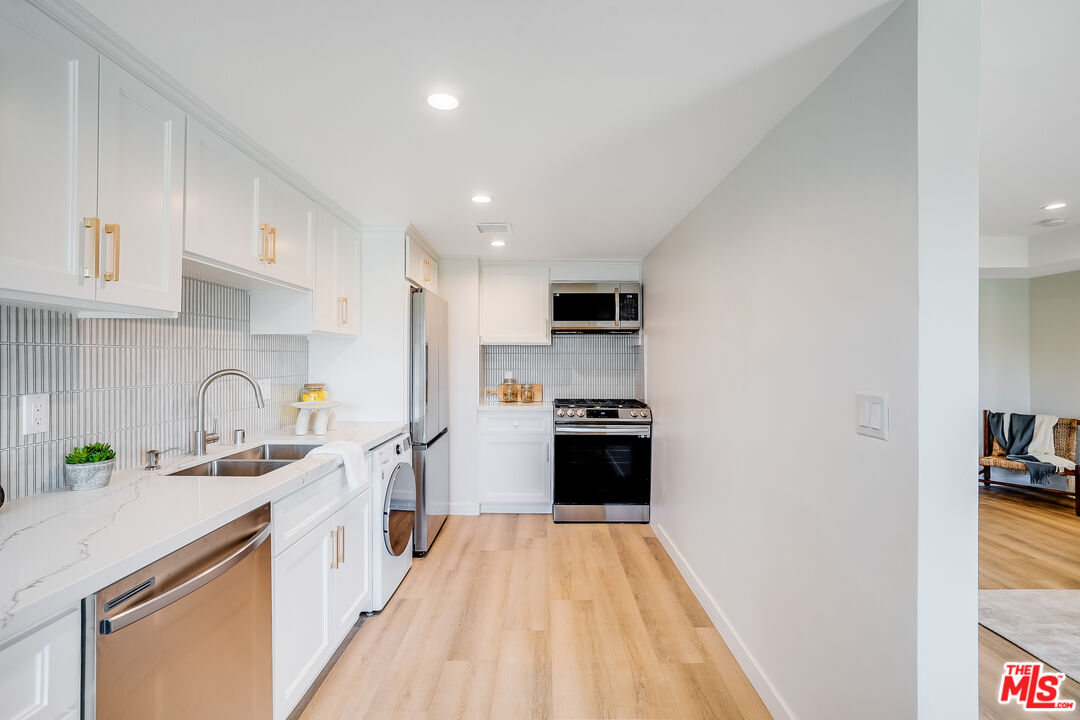 1470 Rexford Dr Unit: 201