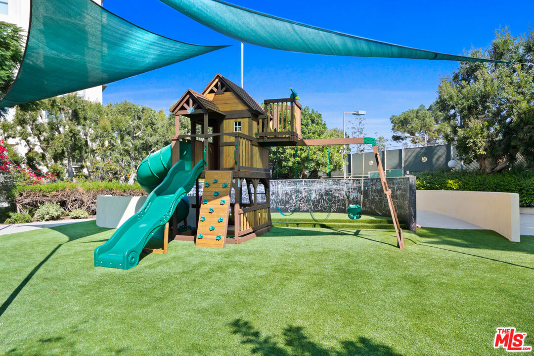 2160 Century Park Unit: 605